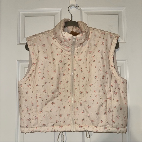 Thread & Supply Cream off white Quilted Puffer Vest floral with pockets S NWT - Picture 3 of 12